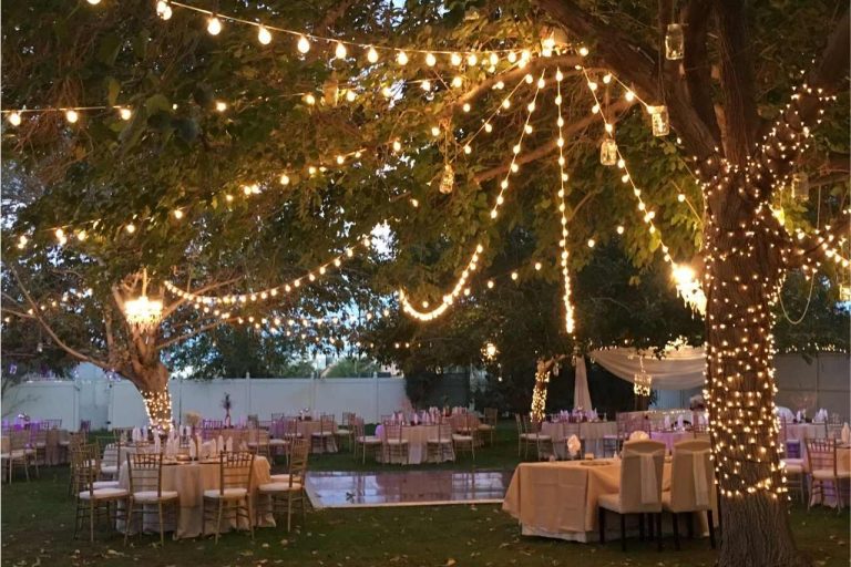 Atmosphere-enhancing Festoon Light set-up at your venue in Ulla Dulla