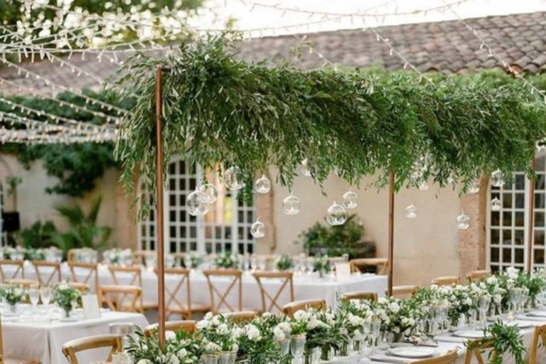 Good-looking festoon lights at a wedding day